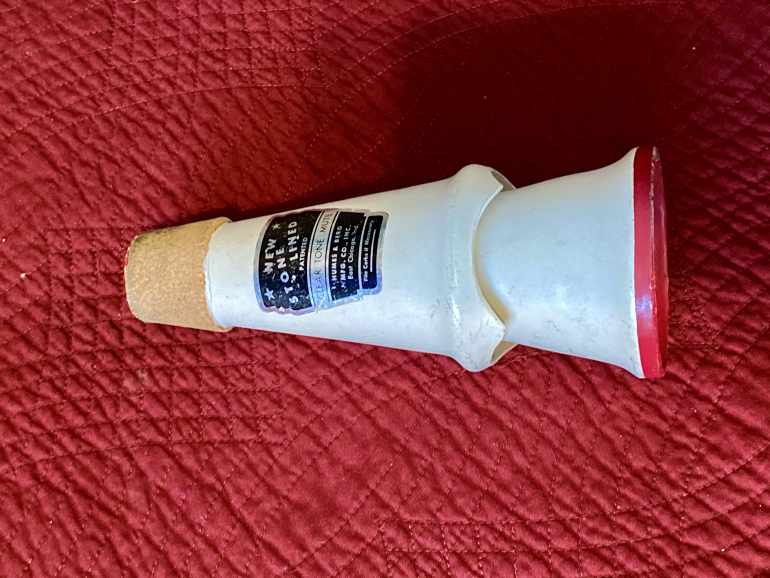 Humes & Berg 153 Stonelined Trumpet Clear Tone Mute